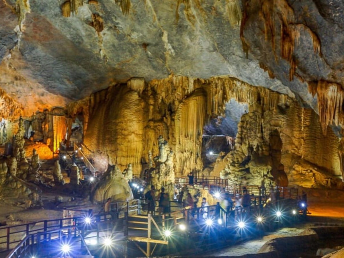 Hang Toi (Dark Cave) and Hang Sang (Bright Cave)