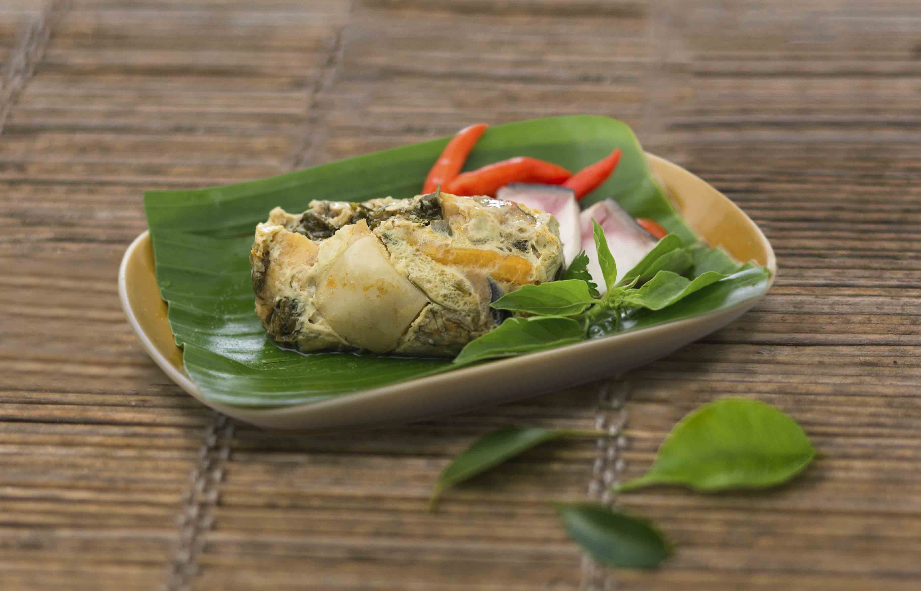 Mok Pa (Steamed Fish in Banana Leaves)