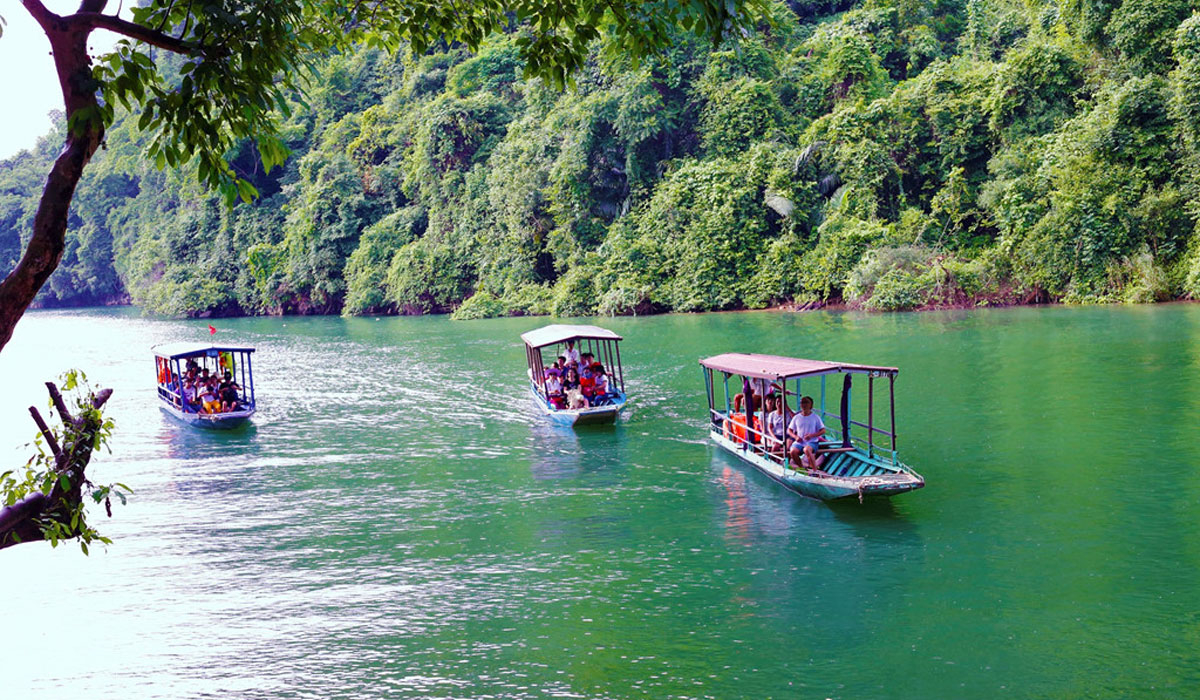 Boat Tour on Ba Be Lake