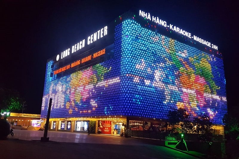 Long Beach is a popular Phu Quoc shopping center (Source: Collected)