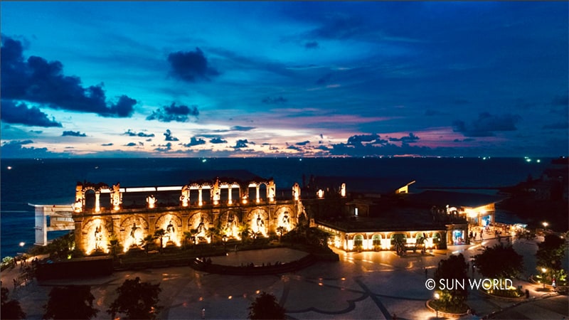 San Ga Cafe is sparkling at night in the middle of southern Phu Quoc sky